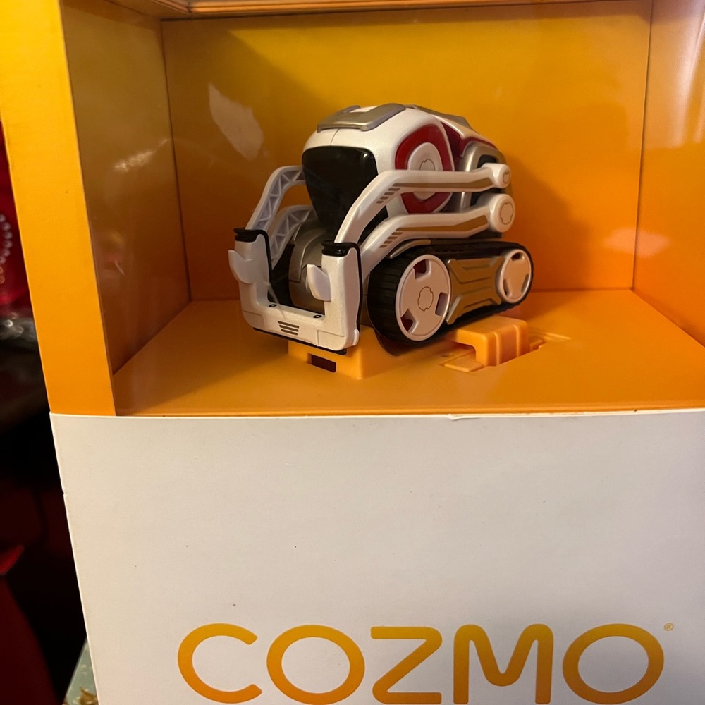 Cozmo Robot